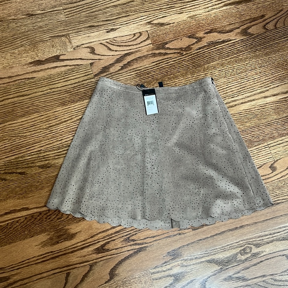NWT BCBG Suede Skirt Women’s size Small
